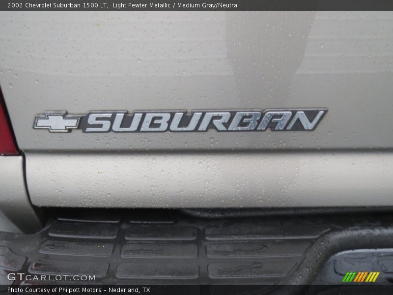 Light Pewter Metallic / Medium Gray/Neutral 2002 Chevrolet Suburban 1500 LT