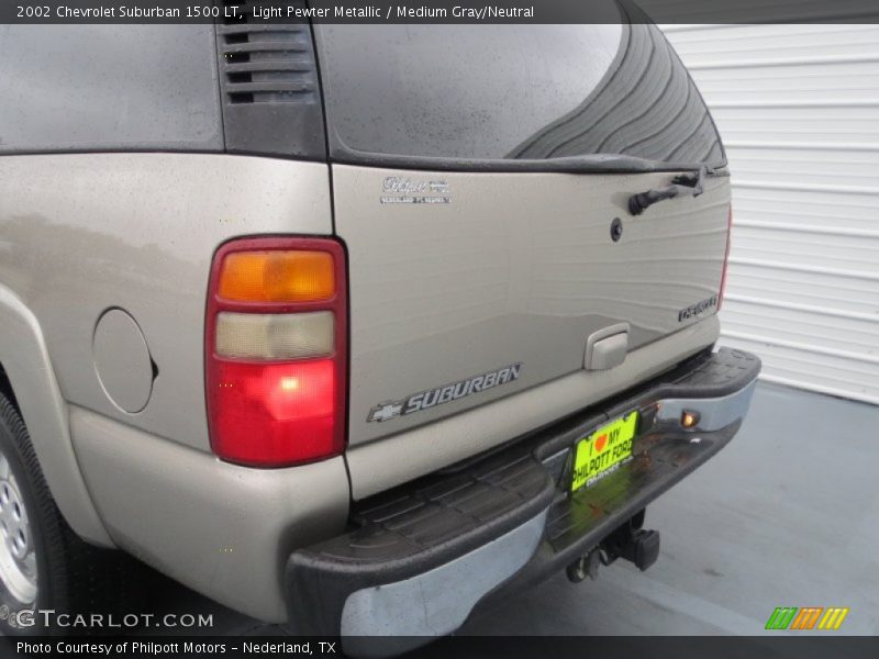 Light Pewter Metallic / Medium Gray/Neutral 2002 Chevrolet Suburban 1500 LT