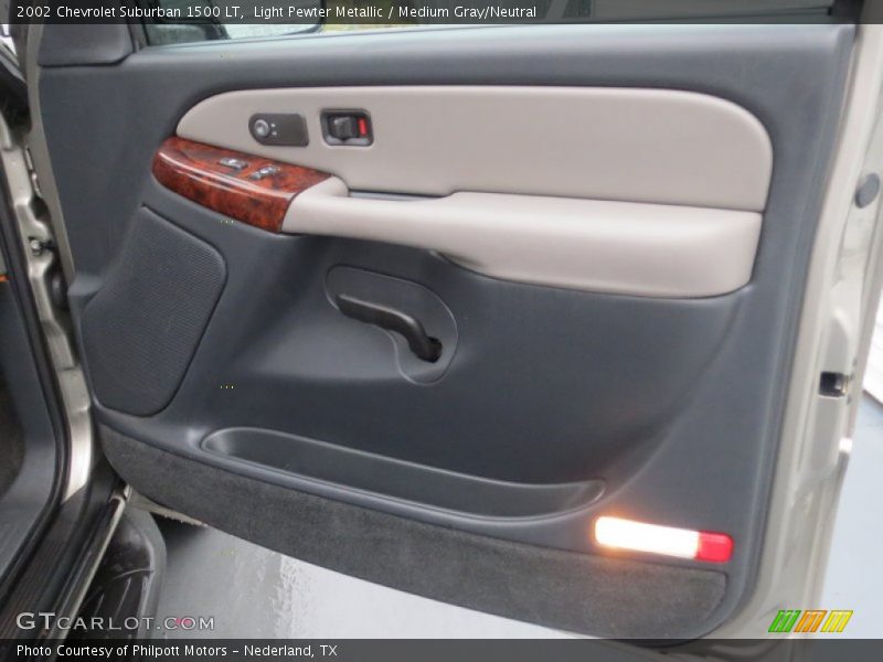 Light Pewter Metallic / Medium Gray/Neutral 2002 Chevrolet Suburban 1500 LT