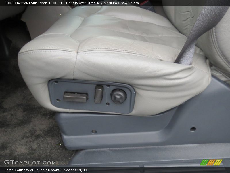 Light Pewter Metallic / Medium Gray/Neutral 2002 Chevrolet Suburban 1500 LT