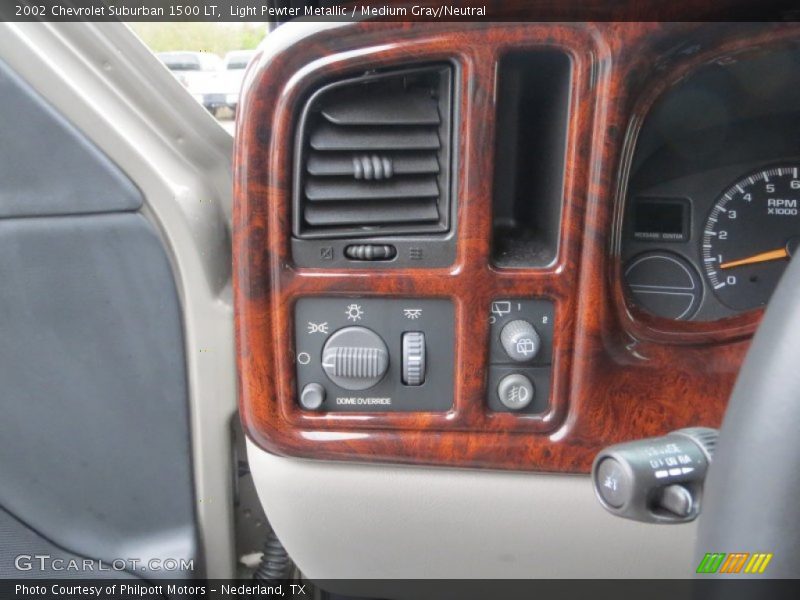 Light Pewter Metallic / Medium Gray/Neutral 2002 Chevrolet Suburban 1500 LT