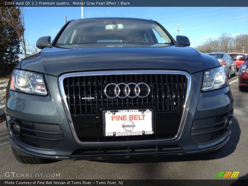 Meteor Gray Pearl Effect / Black 2009 Audi Q5 3.2 Premium quattro