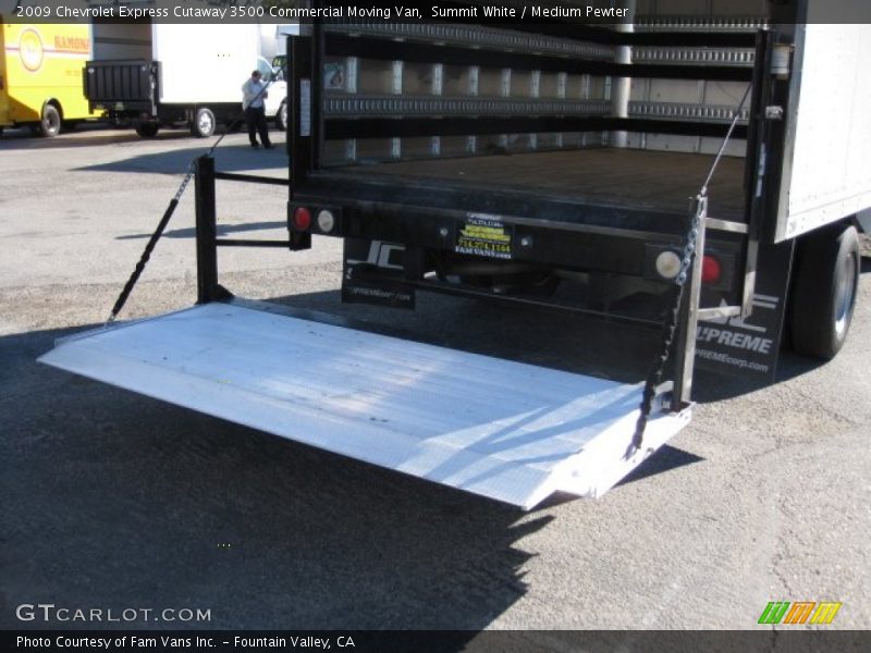 Summit White / Medium Pewter 2009 Chevrolet Express Cutaway 3500 Commercial Moving Van