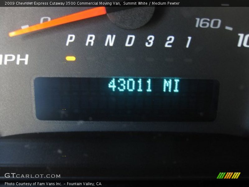 Summit White / Medium Pewter 2009 Chevrolet Express Cutaway 3500 Commercial Moving Van