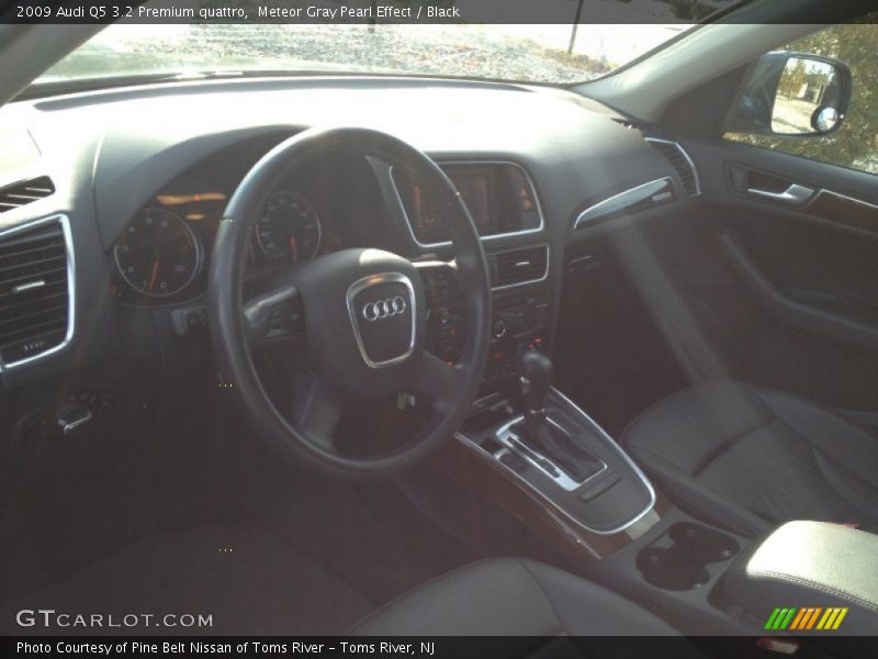 Meteor Gray Pearl Effect / Black 2009 Audi Q5 3.2 Premium quattro