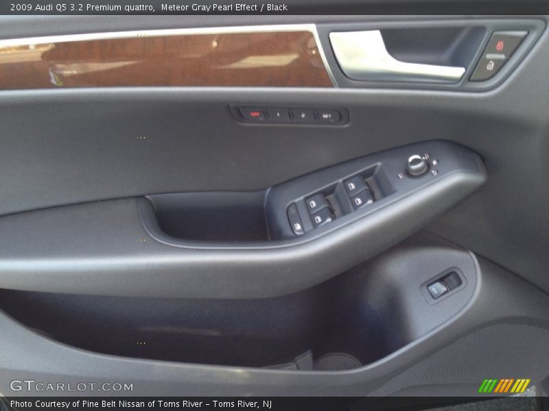 Meteor Gray Pearl Effect / Black 2009 Audi Q5 3.2 Premium quattro