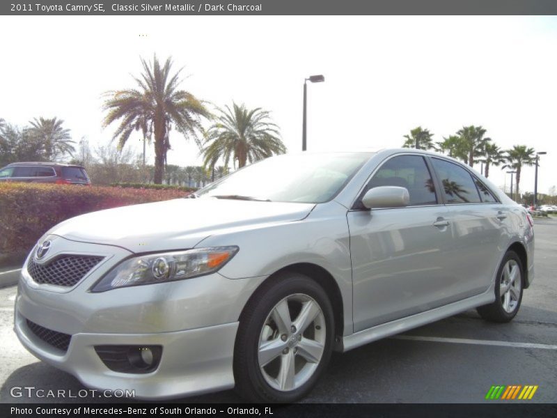 Classic Silver Metallic / Dark Charcoal 2011 Toyota Camry SE