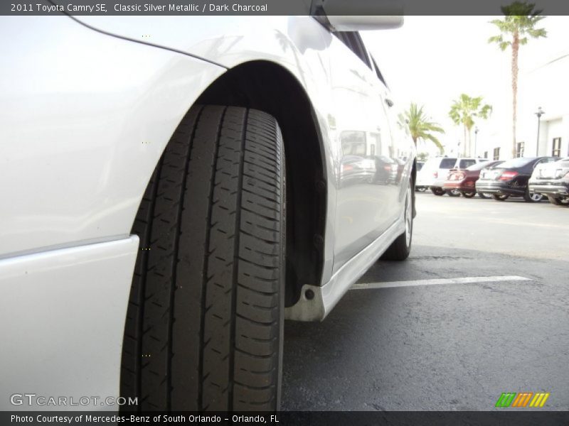 Classic Silver Metallic / Dark Charcoal 2011 Toyota Camry SE