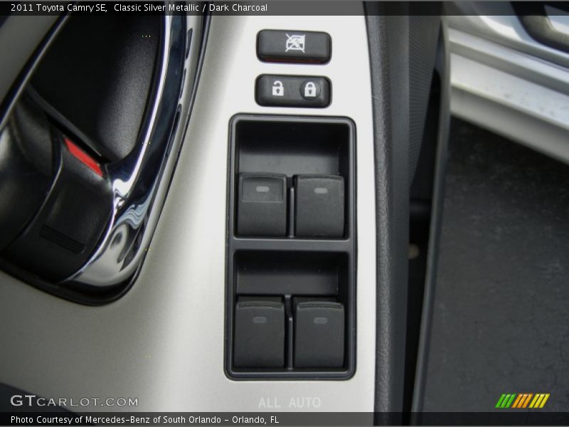 Classic Silver Metallic / Dark Charcoal 2011 Toyota Camry SE