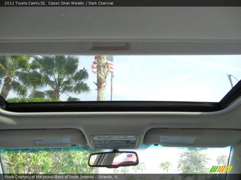 Classic Silver Metallic / Dark Charcoal 2011 Toyota Camry SE