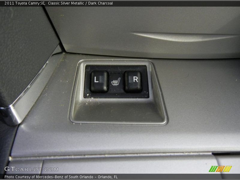 Classic Silver Metallic / Dark Charcoal 2011 Toyota Camry SE