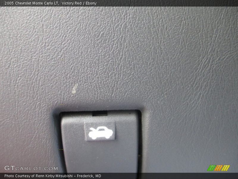 Victory Red / Ebony 2005 Chevrolet Monte Carlo LT