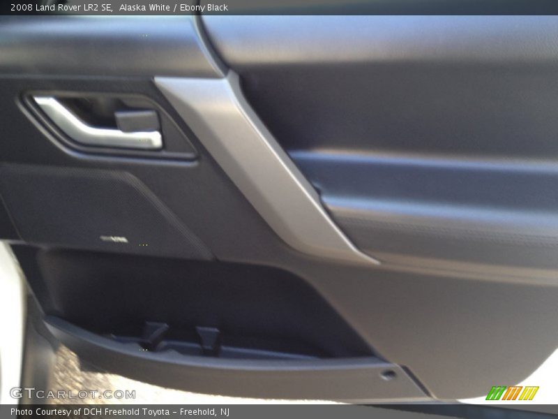 Alaska White / Ebony Black 2008 Land Rover LR2 SE