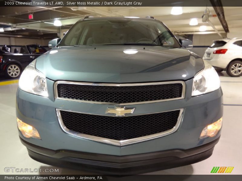 Silver Moss Metallic / Dark Gray/Light Gray 2009 Chevrolet Traverse LT AWD