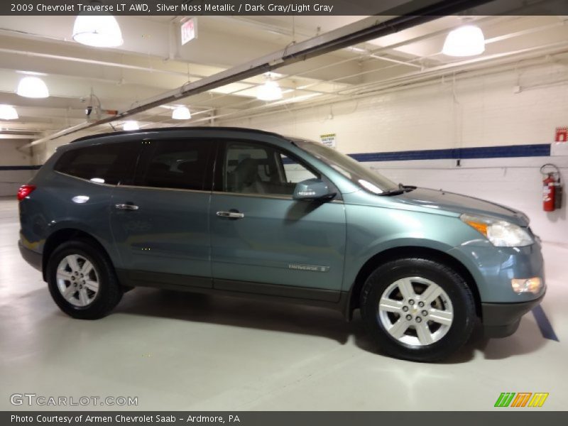 Silver Moss Metallic / Dark Gray/Light Gray 2009 Chevrolet Traverse LT AWD