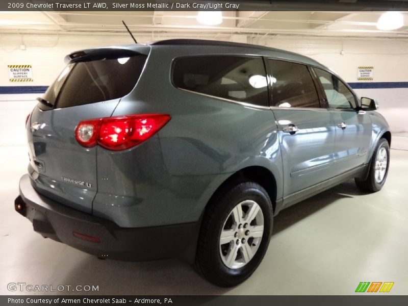 Silver Moss Metallic / Dark Gray/Light Gray 2009 Chevrolet Traverse LT AWD