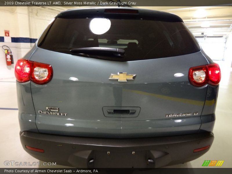 Silver Moss Metallic / Dark Gray/Light Gray 2009 Chevrolet Traverse LT AWD