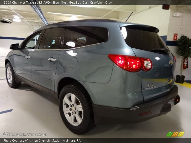 Silver Moss Metallic / Dark Gray/Light Gray 2009 Chevrolet Traverse LT AWD