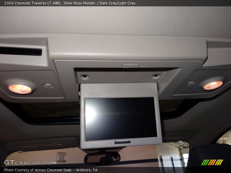 Silver Moss Metallic / Dark Gray/Light Gray 2009 Chevrolet Traverse LT AWD