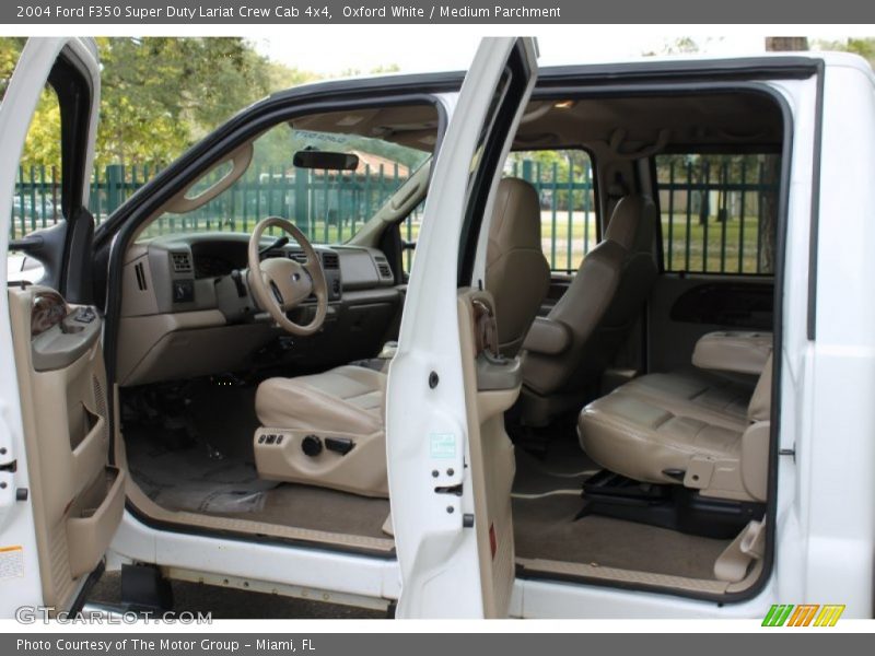 Oxford White / Medium Parchment 2004 Ford F350 Super Duty Lariat Crew Cab 4x4