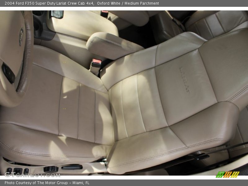 Oxford White / Medium Parchment 2004 Ford F350 Super Duty Lariat Crew Cab 4x4