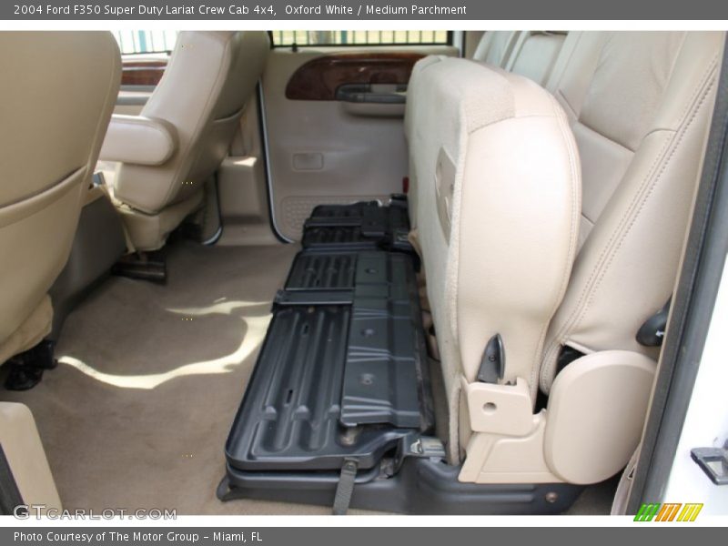 Oxford White / Medium Parchment 2004 Ford F350 Super Duty Lariat Crew Cab 4x4