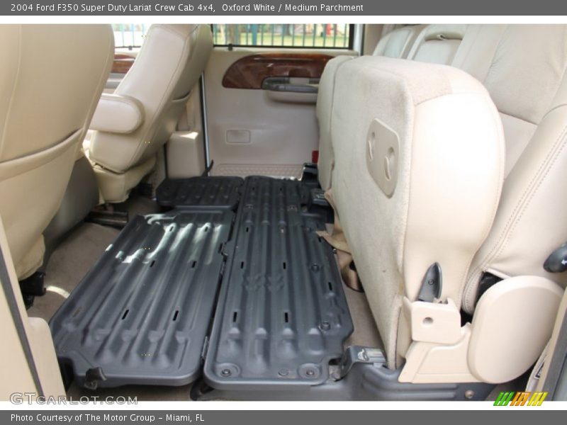 Oxford White / Medium Parchment 2004 Ford F350 Super Duty Lariat Crew Cab 4x4