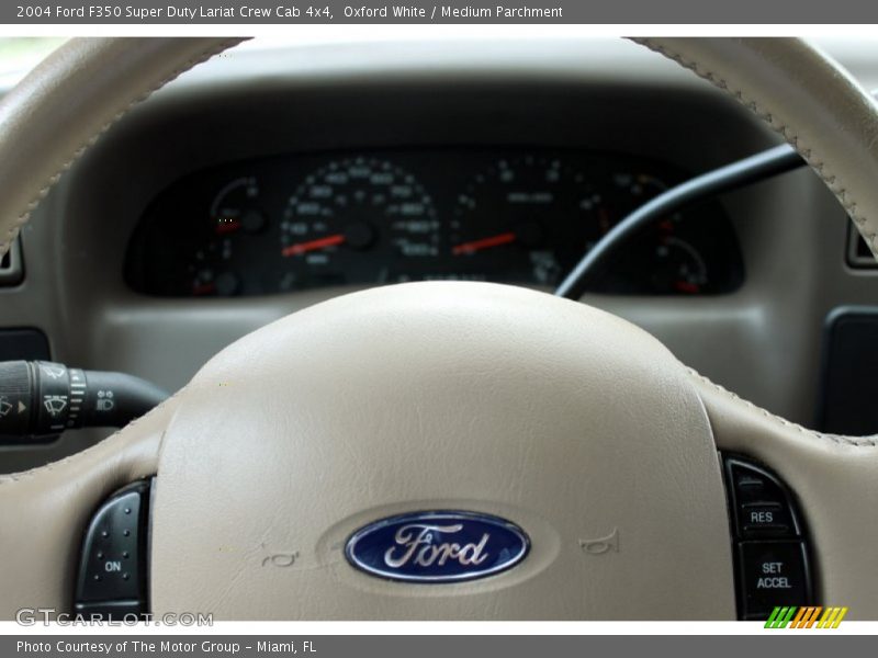 Oxford White / Medium Parchment 2004 Ford F350 Super Duty Lariat Crew Cab 4x4