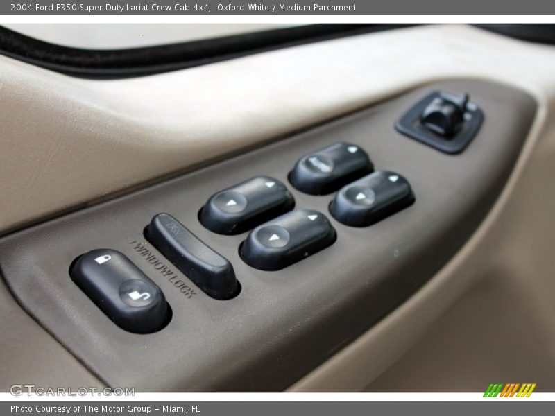 Oxford White / Medium Parchment 2004 Ford F350 Super Duty Lariat Crew Cab 4x4