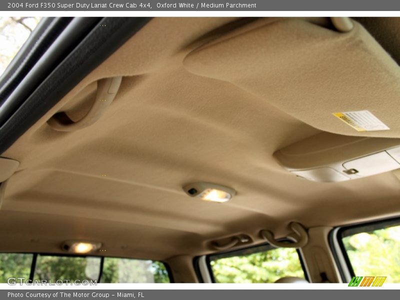 Oxford White / Medium Parchment 2004 Ford F350 Super Duty Lariat Crew Cab 4x4