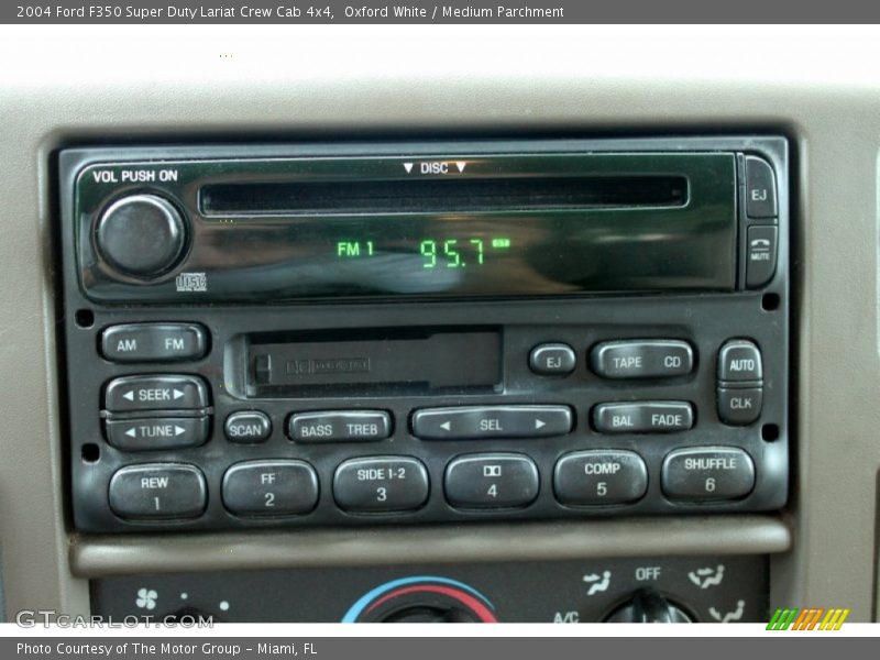 Oxford White / Medium Parchment 2004 Ford F350 Super Duty Lariat Crew Cab 4x4