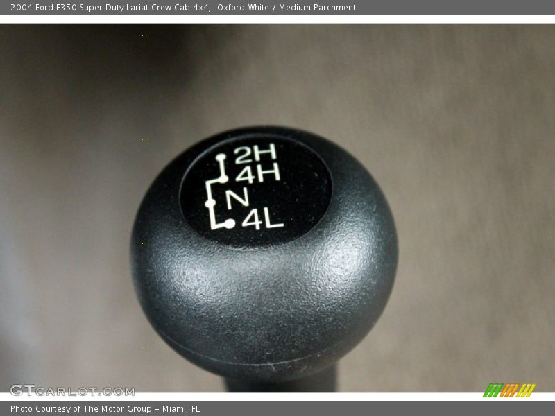 Oxford White / Medium Parchment 2004 Ford F350 Super Duty Lariat Crew Cab 4x4