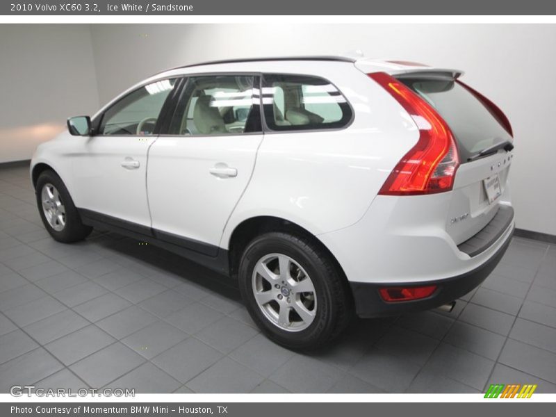 Ice White / Sandstone 2010 Volvo XC60 3.2