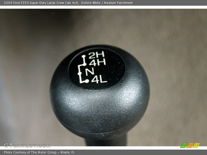 Oxford White / Medium Parchment 2004 Ford F350 Super Duty Lariat Crew Cab 4x4