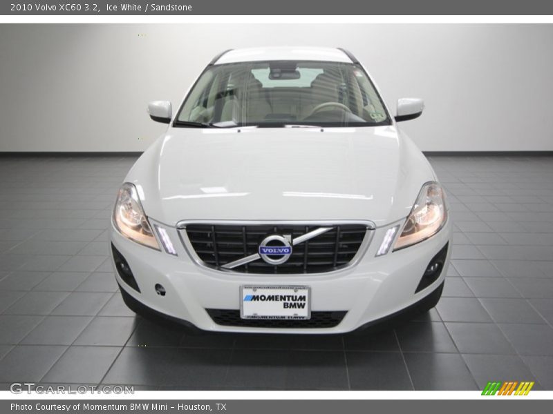 Ice White / Sandstone 2010 Volvo XC60 3.2