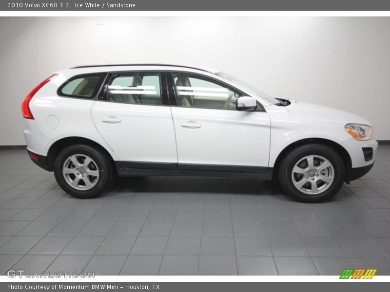 Ice White / Sandstone 2010 Volvo XC60 3.2