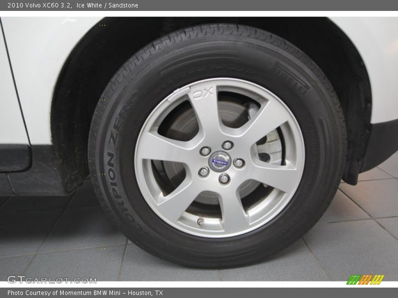 Ice White / Sandstone 2010 Volvo XC60 3.2
