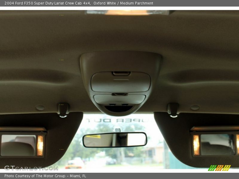 Oxford White / Medium Parchment 2004 Ford F350 Super Duty Lariat Crew Cab 4x4