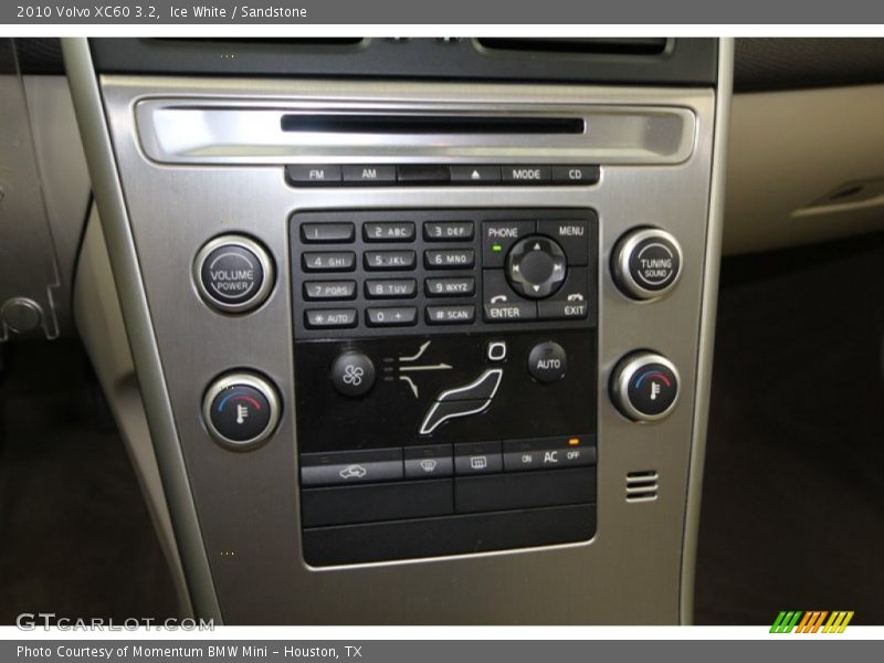 Ice White / Sandstone 2010 Volvo XC60 3.2