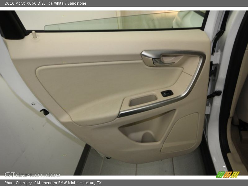 Ice White / Sandstone 2010 Volvo XC60 3.2