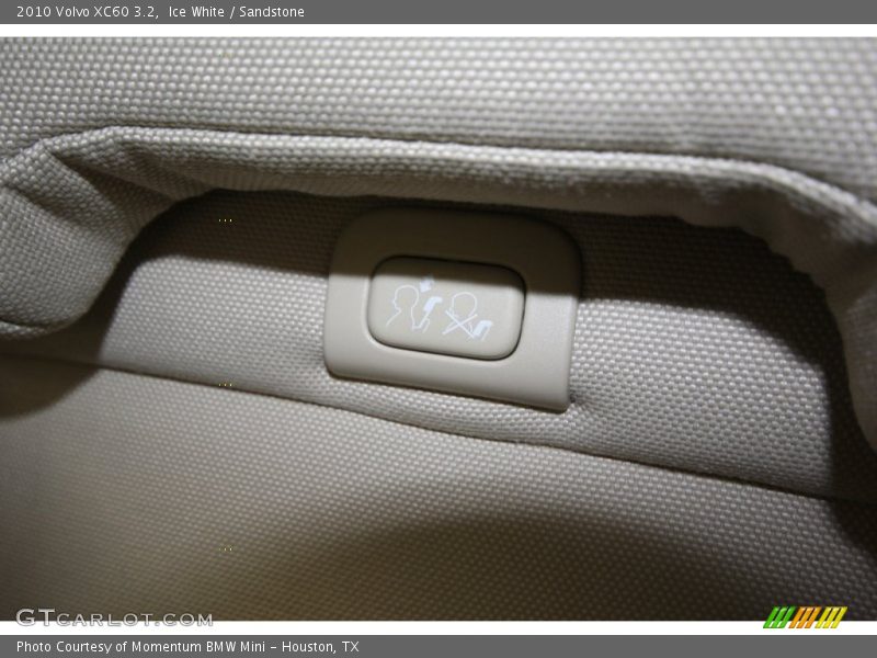 Ice White / Sandstone 2010 Volvo XC60 3.2