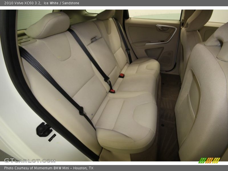 Ice White / Sandstone 2010 Volvo XC60 3.2