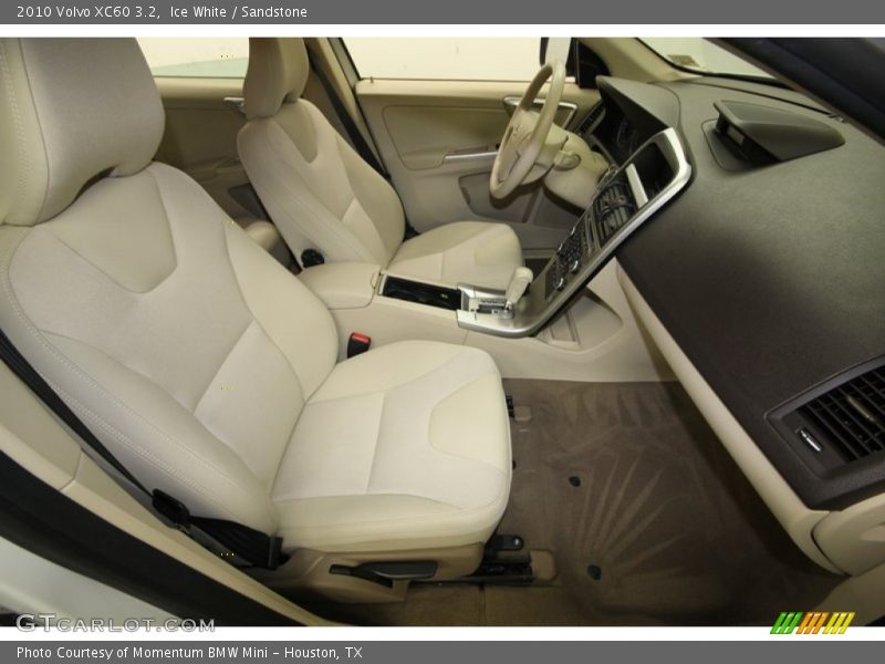 Ice White / Sandstone 2010 Volvo XC60 3.2
