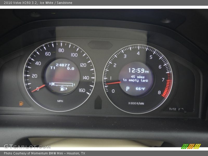 Ice White / Sandstone 2010 Volvo XC60 3.2