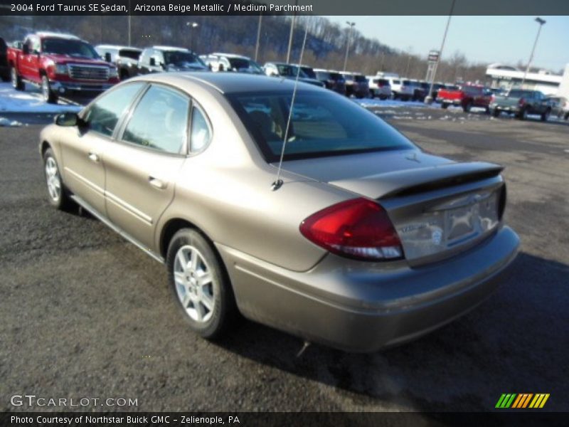 Arizona Beige Metallic / Medium Parchment 2004 Ford Taurus SE Sedan