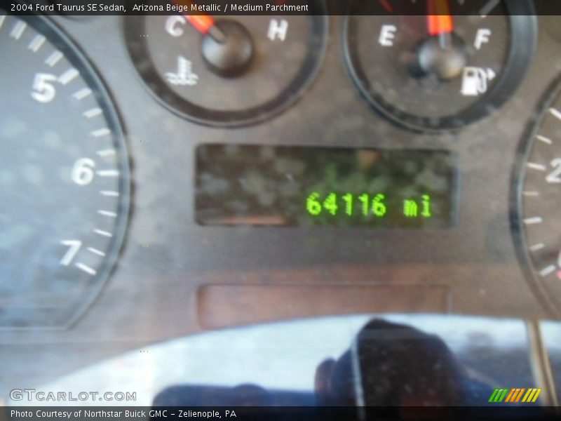 Arizona Beige Metallic / Medium Parchment 2004 Ford Taurus SE Sedan