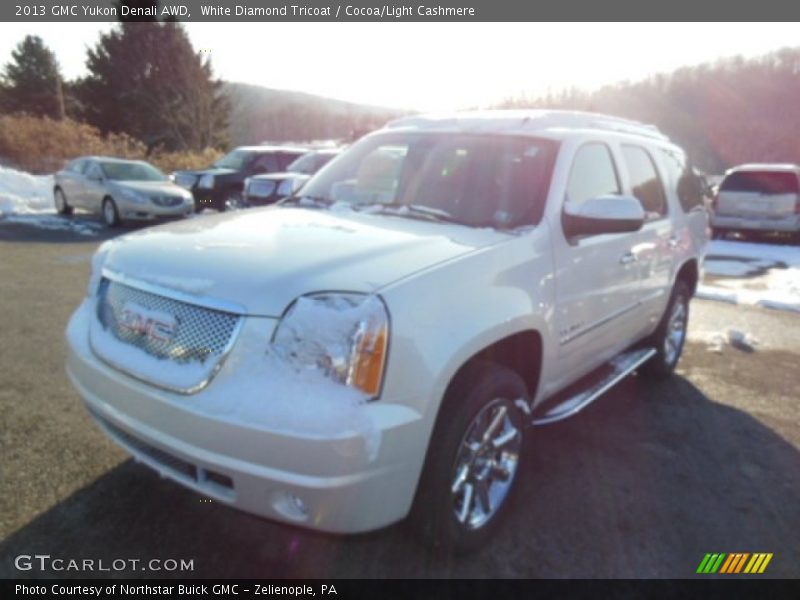 White Diamond Tricoat / Cocoa/Light Cashmere 2013 GMC Yukon Denali AWD