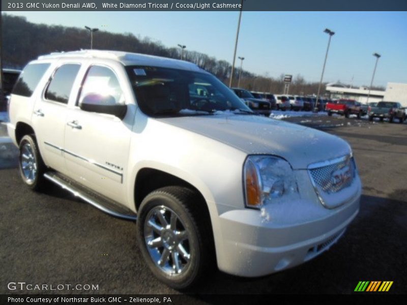 White Diamond Tricoat / Cocoa/Light Cashmere 2013 GMC Yukon Denali AWD