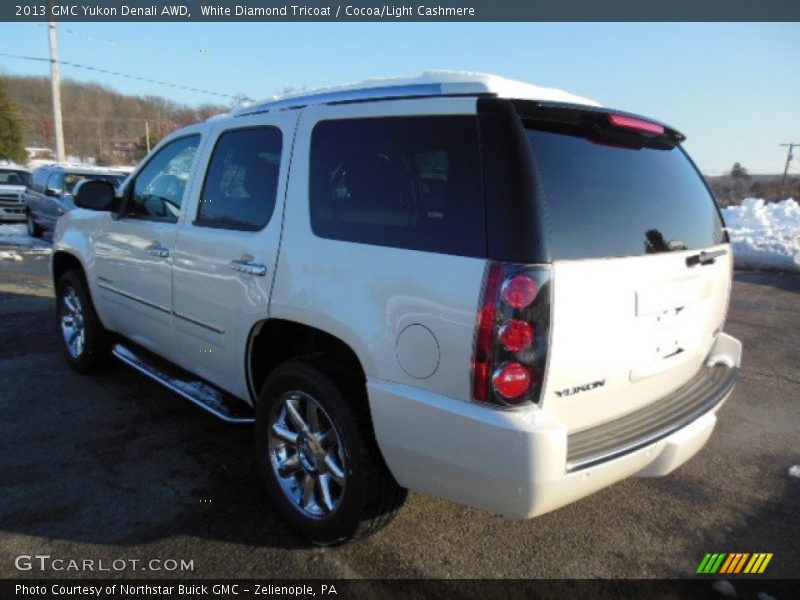 White Diamond Tricoat / Cocoa/Light Cashmere 2013 GMC Yukon Denali AWD