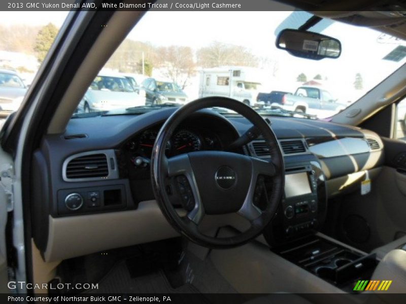 White Diamond Tricoat / Cocoa/Light Cashmere 2013 GMC Yukon Denali AWD